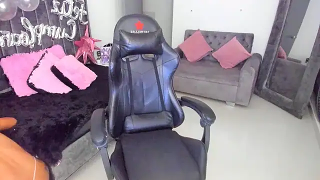 Snapshot of xiomara__cortes chatting on 09/23/25, 12:41 xiomara cortes online show from 09/23/25, 12:41