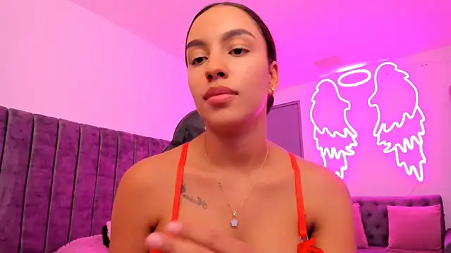 Snapshot of xiomara__cortes chatting on 09/30/25, 12:48 xiomara cortes online show from 09/30/25, 12:48