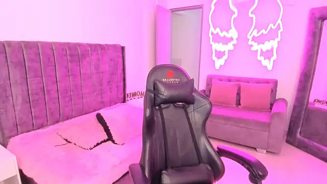 Snapshot of xiomara__cortes chatting on 10/06/25, 07:11 xiomara cortes online show from 10/06/25, 07:11