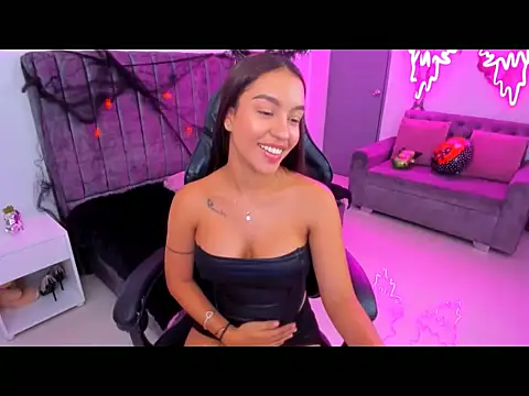 Snapshot of xiomara__cortes chatting on 10/27/25, 08:57 xiomara cortes online show from 10/27/25, 08:57