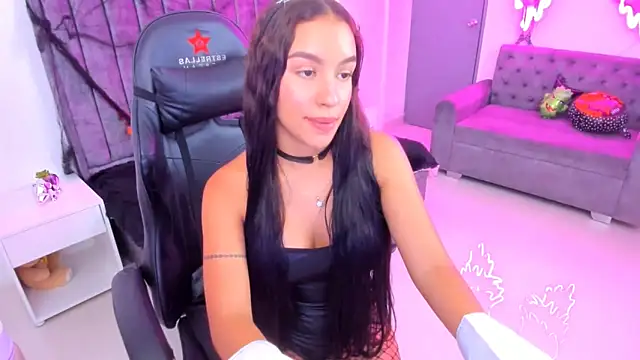 Snapshot of xiomara__cortes chatting on 10/30/25, 07:25 xiomara cortes online show from 10/30/25, 07:25