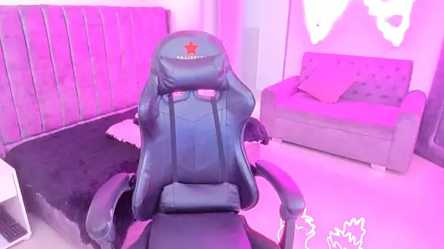 Snapshot of xiomara__cortes chatting on 11/10/25, 07:24 xiomara cortes online show from 11/10/25, 07:24