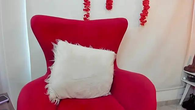 Snapshot of julieta_evans_ chatting on 01/22/25, 09:54 julieta evans online show from 01/22/25, 09:54