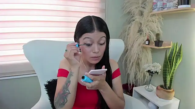 julieta evans  online show from 04/23/26, 10:12