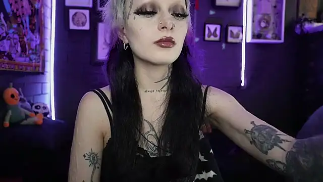 Snapshot of insania_9999_ chatting on 01/05/26, 06:55 insania 9999 online show from 01/05/26, 06:55