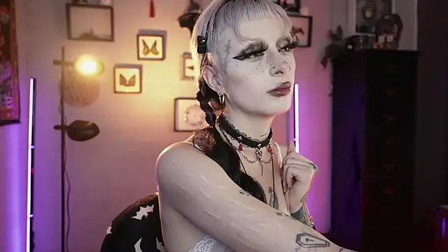 Snapshot of insania_9999_ chatting on 03/02/26, 04:25 insania 9999 online show from 03/02/26, 04:25