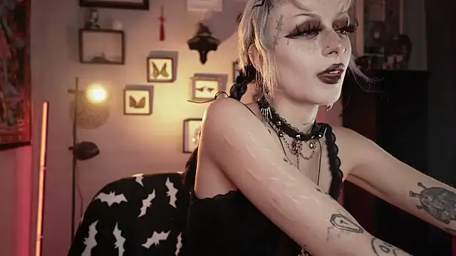 insania 9999  online show from 03/10/26, 04:12