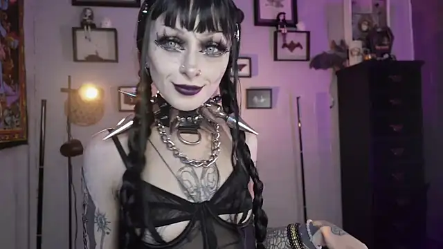 insania 9999  online show from 04/15/26, 07:58