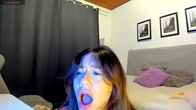 Snapshot of sofimendoza chatting on 10/19/25, 08:04 sofimendoza online show from 10/19/25, 08:04