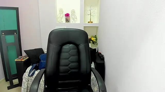 Persephoni online show from 03/29/26, 05:51