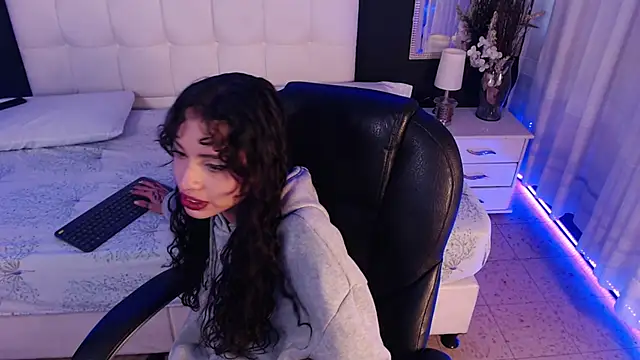 LiaVillalobos online show from 12/19/25, 03:30