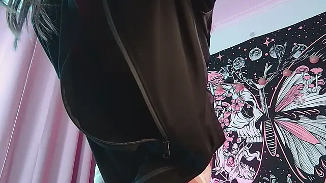 Snapshot of Saturn1a chatting on 03/05/25, 12:05 Saturn1a online show from 03/05/25, 12:05