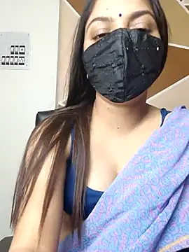 Snapshot of _desigori chatting on 03/05/25, 09:27  desigori online show from 03/05/25, 09:27