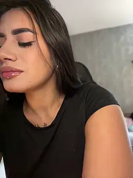 Snapshot of clarachanelricek chatting on 12/02/24, 09:28 clarachanelricek online show from 12/02/24, 09:28