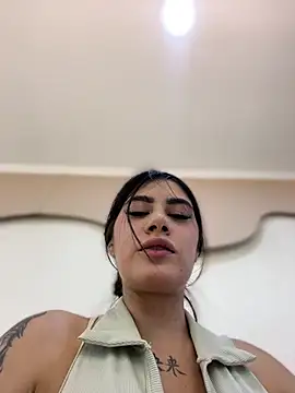 Snapshot of clarachanelricek chatting on 02/18/25, 09:20 clarachanelricek online show from 02/18/25, 09:20