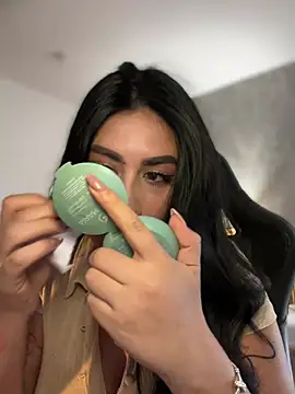 Snapshot of clarachanelricek chatting on 03/01/25, 10:21 clarachanelricek online show from 03/01/25, 10:21