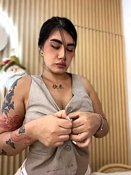 Snapshot of clarachanelricek chatting on 10/11/25, 11:14 clarachanelricek online show from 10/11/25, 11:14