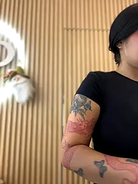 Snapshot of clarachanelricek chatting on 10/16/25, 07:15 clarachanelricek online show from 10/16/25, 07:15