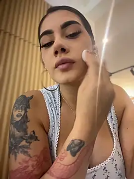 Snapshot of clarachanelricek chatting on 10/27/25, 07:07 clarachanelricek online show from 10/27/25, 07:07