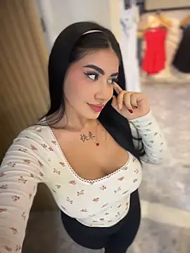 Snapshot of clarachanelricek chatting on 11/13/25, 08:30 clarachanelricek online show from 11/13/25, 08:30