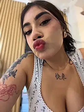 Snapshot of clarachanelricek chatting on 12/15/25, 07:29 clarachanelricek online show from 12/15/25, 07:29