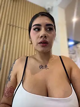 clarachanelricek online show from 12/19/25, 08:49