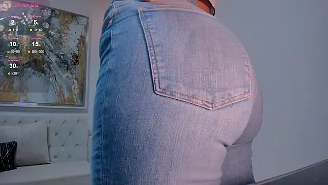 Snapshot of SophieBarnett chatting on 02/14/25, 11:09 SophieBarnett online show from 02/14/25, 11:09