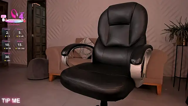 Snapshot of SophieBarnett chatting on 10/01/25, 12:16 SophieBarnett online show from 10/01/25, 12:16