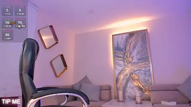 Snapshot of SophieBarnett chatting on 10/08/25, 12:52 SophieBarnett online show from 10/08/25, 12:52