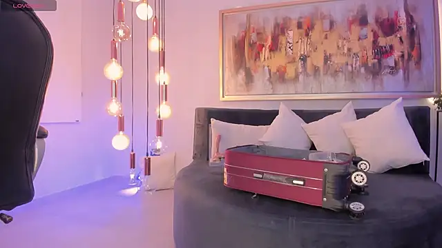 Snapshot of SophieBarnett chatting on 10/15/25, 11:27 SophieBarnett online show from 10/15/25, 11:27