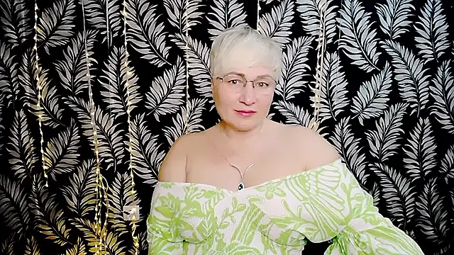 Snapshot of Olivia_playful chatting on 05/01/26, 10:42 Olivia playful online show from 05/01/26, 10:42