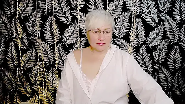 Snapshot of Olivia_playful chatting on 05/17/26, 10:11 Olivia playful online show from 05/17/26, 10:11