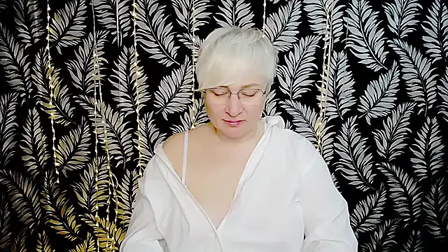 Snapshot of Olivia_playful chatting on 05/30/26, 10:01 Olivia playful online show from 05/30/26, 10:01