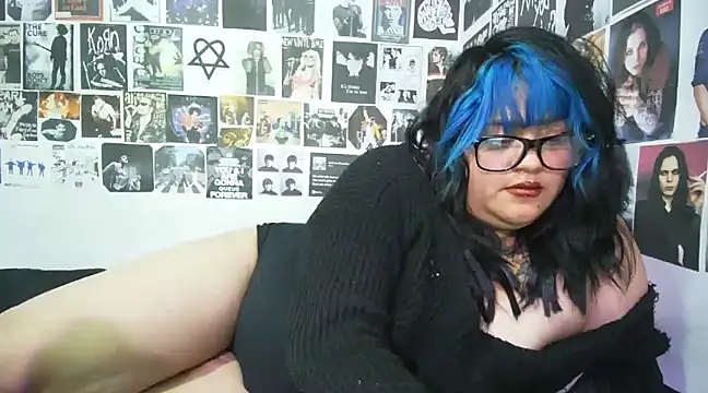 Snapshot of BonnieStardust chatting on 01/04/25, 09:43 BonnieStardust online show from 01/04/25, 09:43