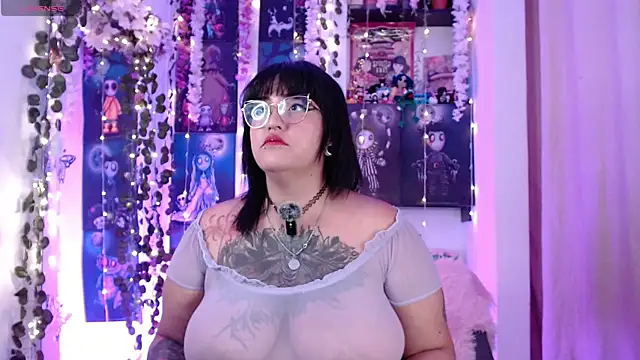 Snapshot of _Ali_Brinck_ chatting on 01/14/25, 11:58 Ali Brinck online show from 01/14/25, 11:58