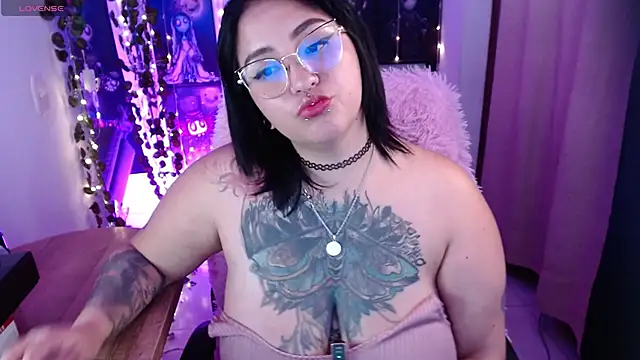 Snapshot of _Ali_Brinck_ chatting on 01/22/25, 07:25 Ali Brinck online show from 01/22/25, 07:25