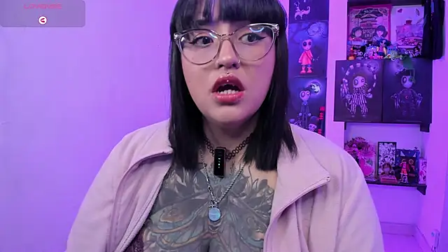 Snapshot of _Ali_Brinck_ chatting on 10/08/25, 01:36 Ali Brinck online show from 10/08/25, 01:36