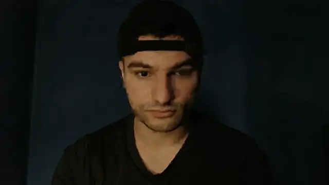 Snapshot of alex_blu chatting on 05/14/26, 10:11 alex blu online show from 05/14/26, 10:11