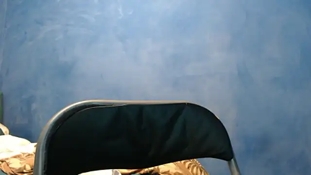 Snapshot of alex_blu chatting on 05/22/26, 12:29 alex blu online show from 05/22/26, 12:29