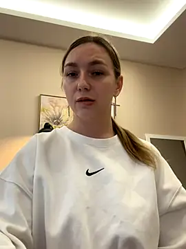 Snapshot of Janeee chatting on 12/02/24, 12:51 Janeee online show from 12/02/24, 12:51