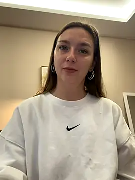 Snapshot of Janeee chatting on 12/04/24, 04:43 Janeee online show from 12/04/24, 04:43