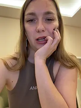 Snapshot of Janeee chatting on 12/28/24, 01:38 Janeee online show from 12/28/24, 01:38