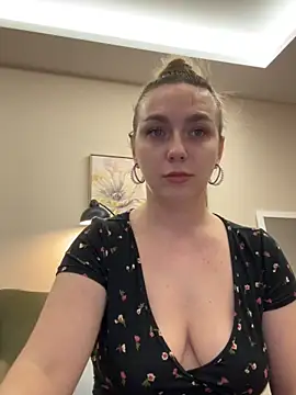 Snapshot of Janeee chatting on 01/11/25, 03:42 Janeee online show from 01/11/25, 03:42