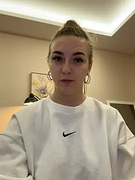 Snapshot of Janeee chatting on 01/20/25, 10:07 Janeee online show from 01/20/25, 10:07