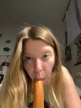 kimczii online show from 05/05/26, 06:21