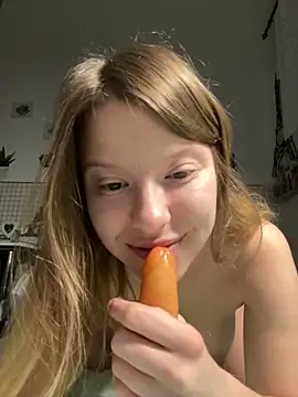 kimczii online show from 05/13/26, 06:44