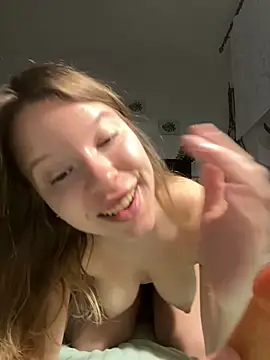 kimczii online show from 05/18/26, 06:19