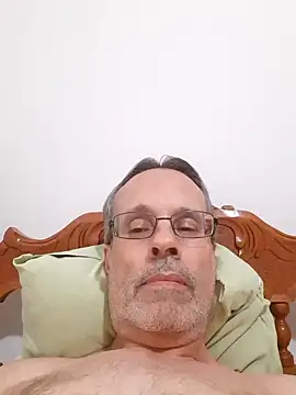 Snapshot of luiz303030 chatting on 11/01/25, 05:20 luiz303030 online show from 11/01/25, 05:20