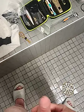 Snapshot of illdoanything1234 chatting on 09/20/25, 11:06 illdoanything1234 online show from 09/20/25, 11:06