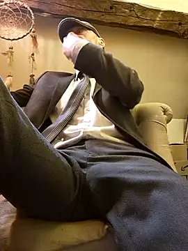 eddouxxx78 online show from 04/05/26, 04:04